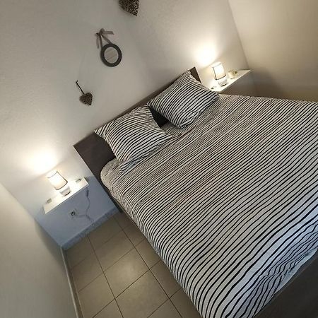 Chez Giordano Apartment Ментона Екстериор снимка